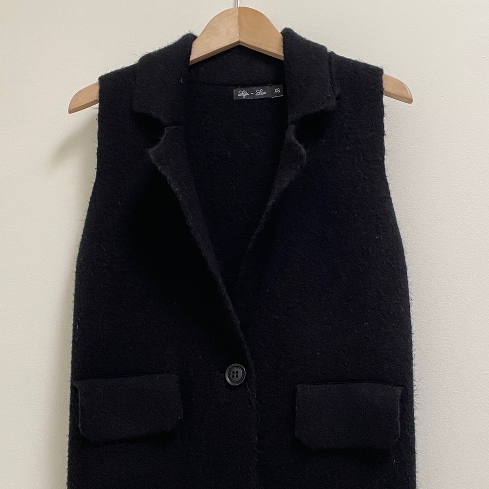 Lyla & Luxe Long Black Vest, XS